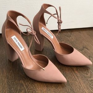 STEVE MADDEN BLUSH NUBUCK HEELS (NEVER WORN)